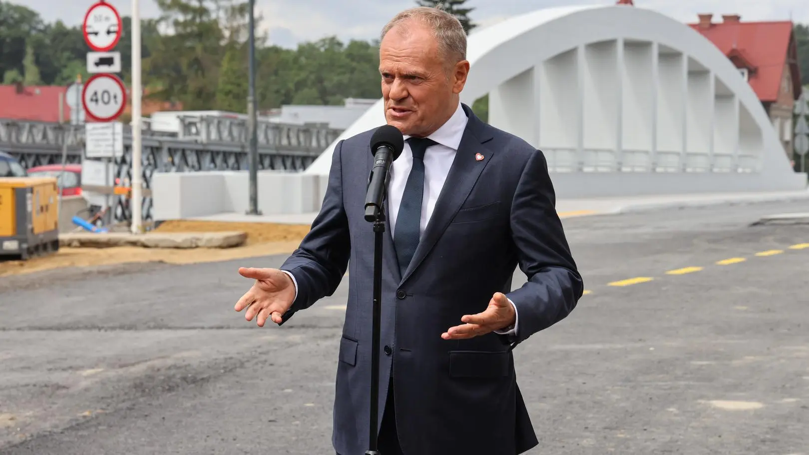 Donald Tusk o rozłamie w PiS i słowach Jacka Kurskiego o Mateuszu Morawieckim. "Nie będę płakał"