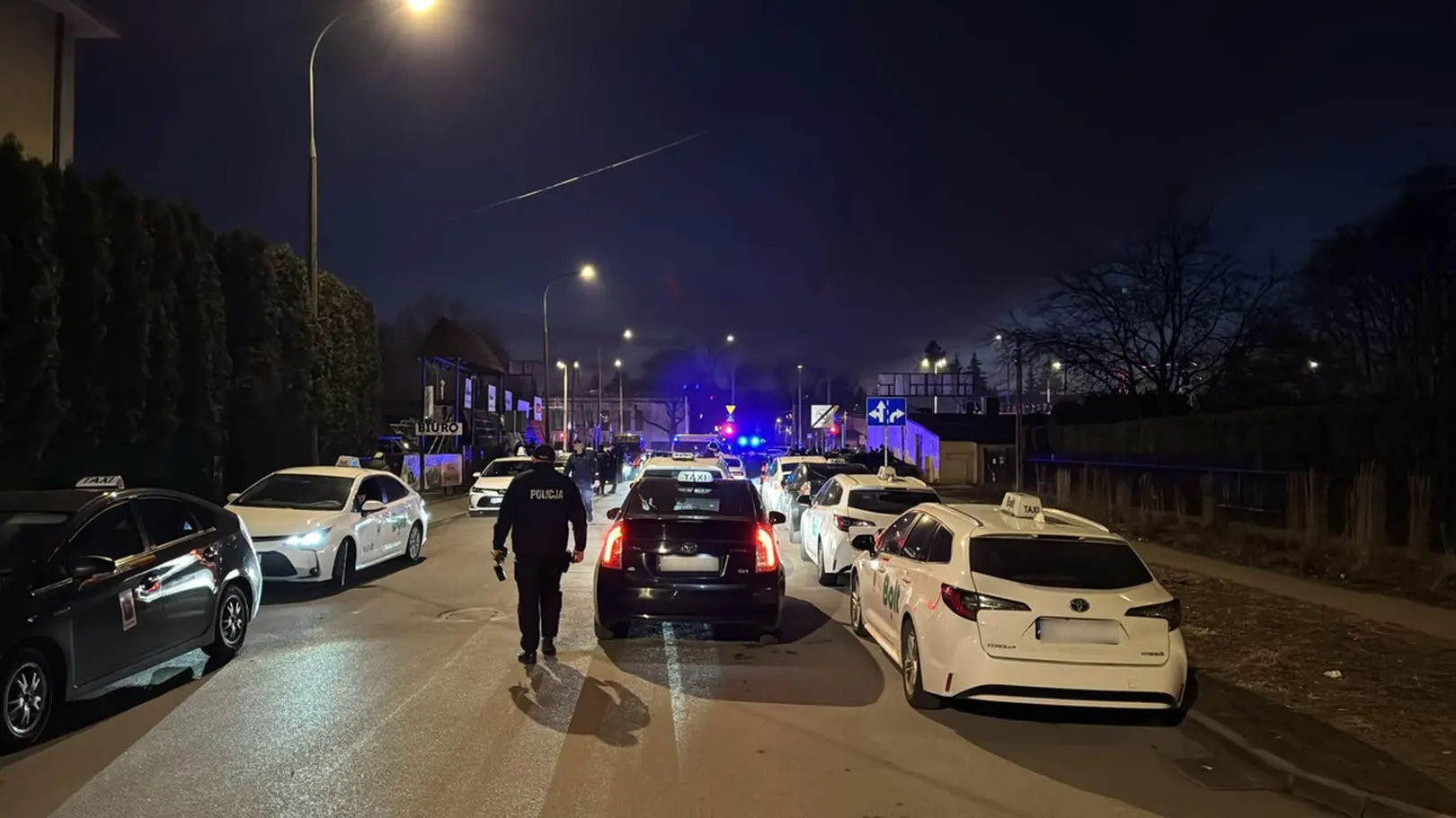Warszawa. Policyjne kontrole przewozu osób. Mandaty, nietrzeźwi i poszukiwani
