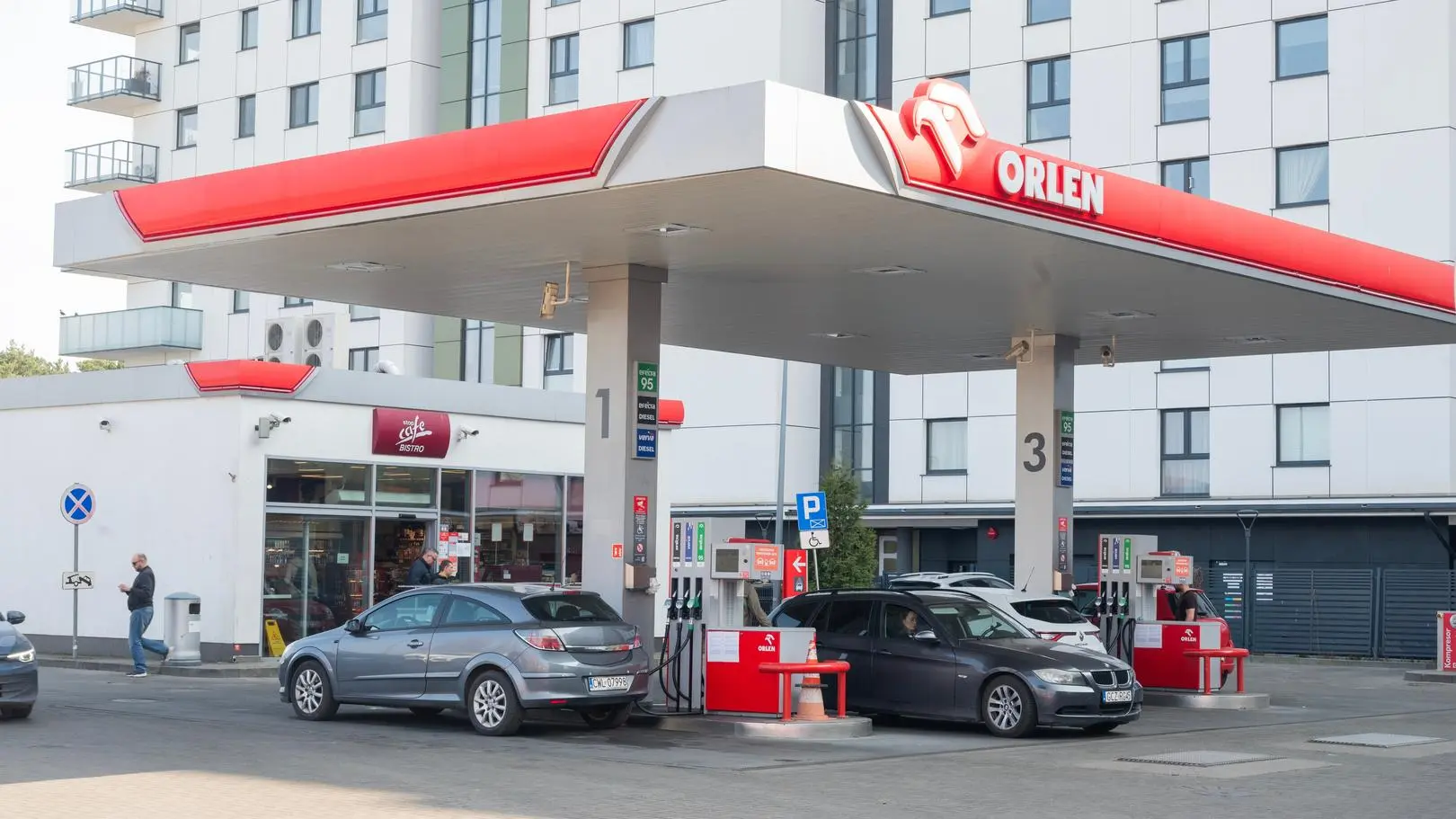 Orlen zarobił 15,8 mld zł w pół roku. Pomogły wyższe ceny paliw