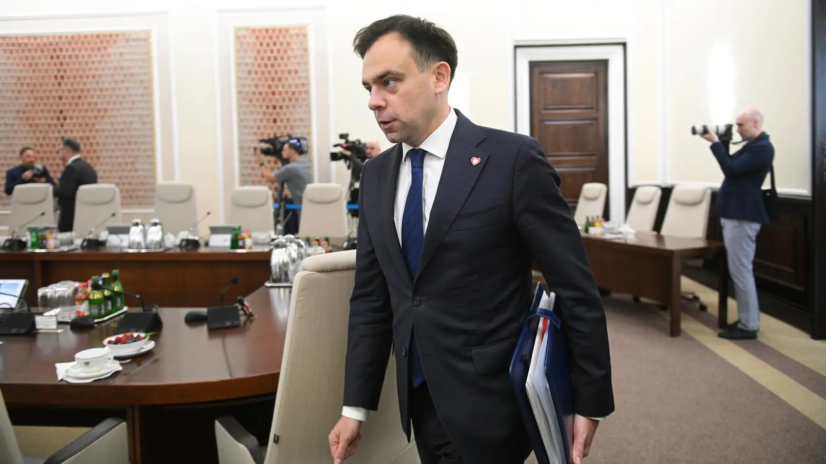 Ceny paliw w Polsce niepokoją rząd. Donald Tusk i Andrzej Domański rozważają ulgi dla kierowców