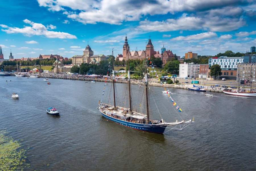 Wiadomości Szczecin - Wybierasz się na Żagle? Sprawdź, gdzie kupisz bilet nawet w nocy