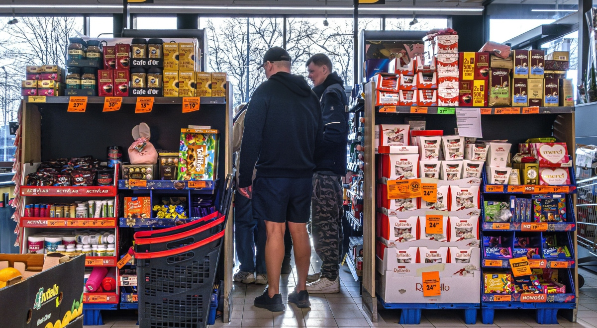 Do której otwarte są dziś sklepy? Biedronka, Lidl, Auchan [14 SIERPNIA]