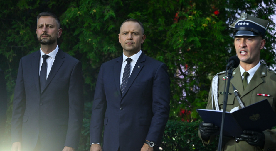 Bohater Bitwy Warszawskiej pośmiertnie awansowany. Prezydent i szef MON oddali hołd poległym