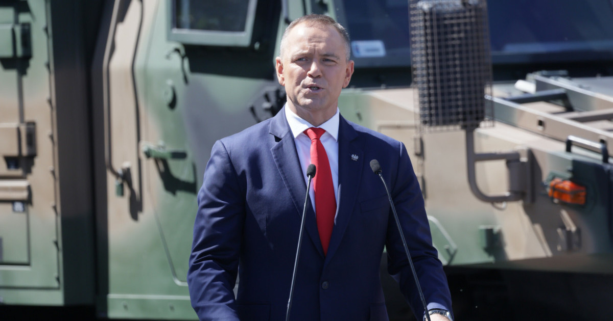 Święto Wojska Polskiego. Nawrocki ostro krytykuje program SAFE dla Polski