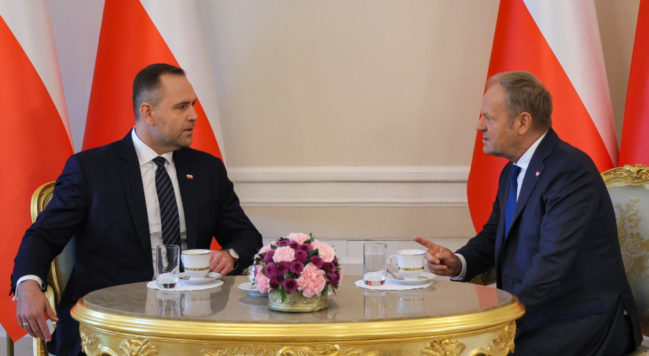 Prezydent Nawrocki i premier Tusk złożyli kondolencje rodzinom ofiar wypadku autokaru na Węgrzech