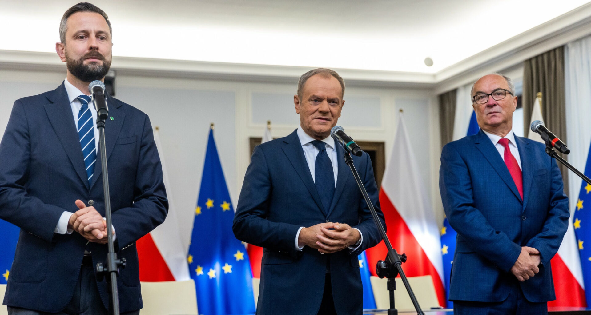 Co z przyszłością koalicji rządzącej? Nowy sondaż i żółta kartka od Polaków