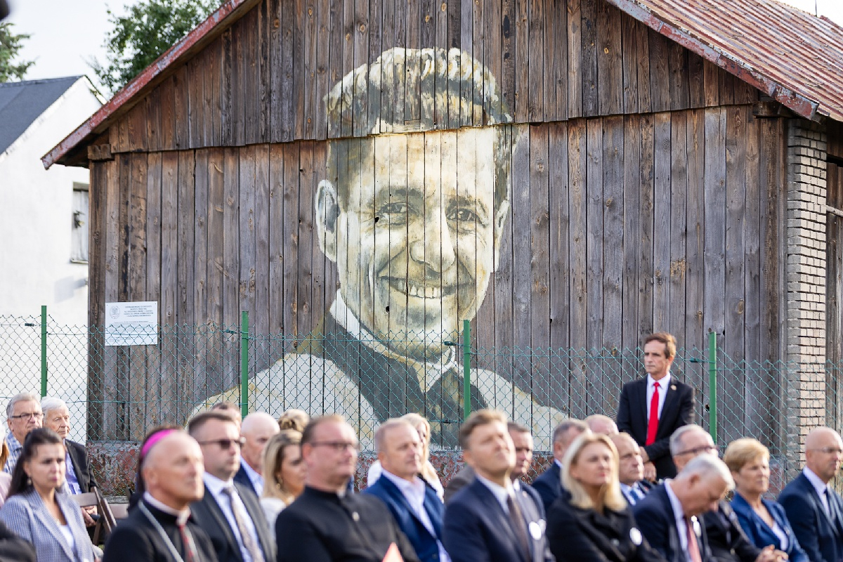 Główne obchody 50. rocznicy śmierci ks. Romana Kotlarza. Odczytano list prezydenta Nawrockiego [FOTO] - Wiadomości Region