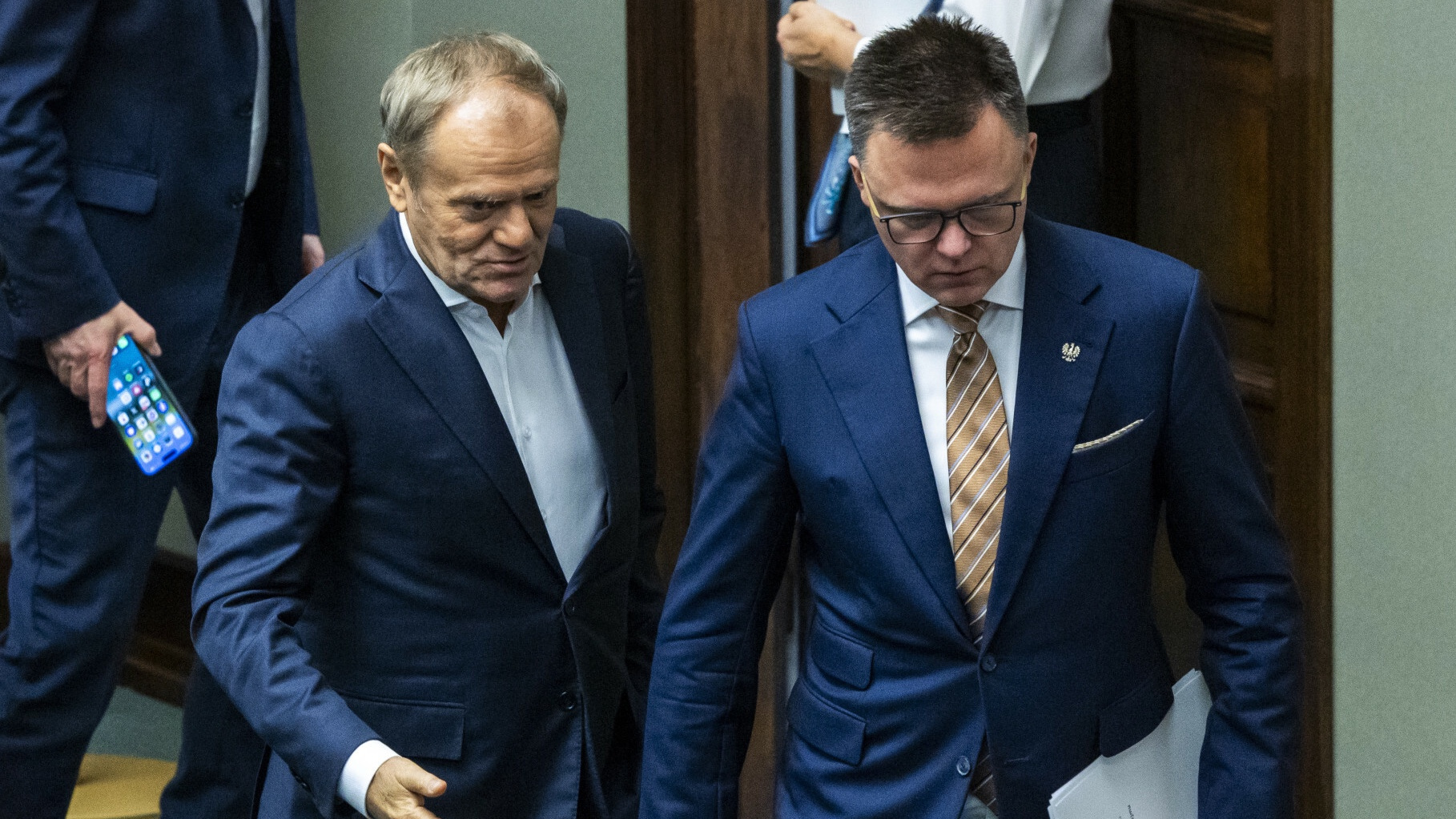 Przedwyborcze przetasowania. Polityczna taktyka i możliwy powrót Hołowni