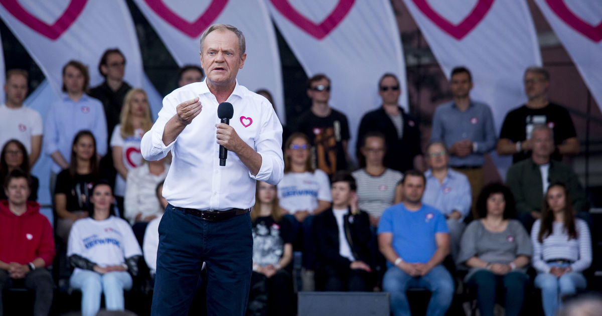Jak Tusk reaguje na afery? Polacy nie mają wątpliwości: źle!
