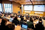 Podwójny rocznik walczy o miejsca na studiach. Te kierunki są najbardziej oblegane