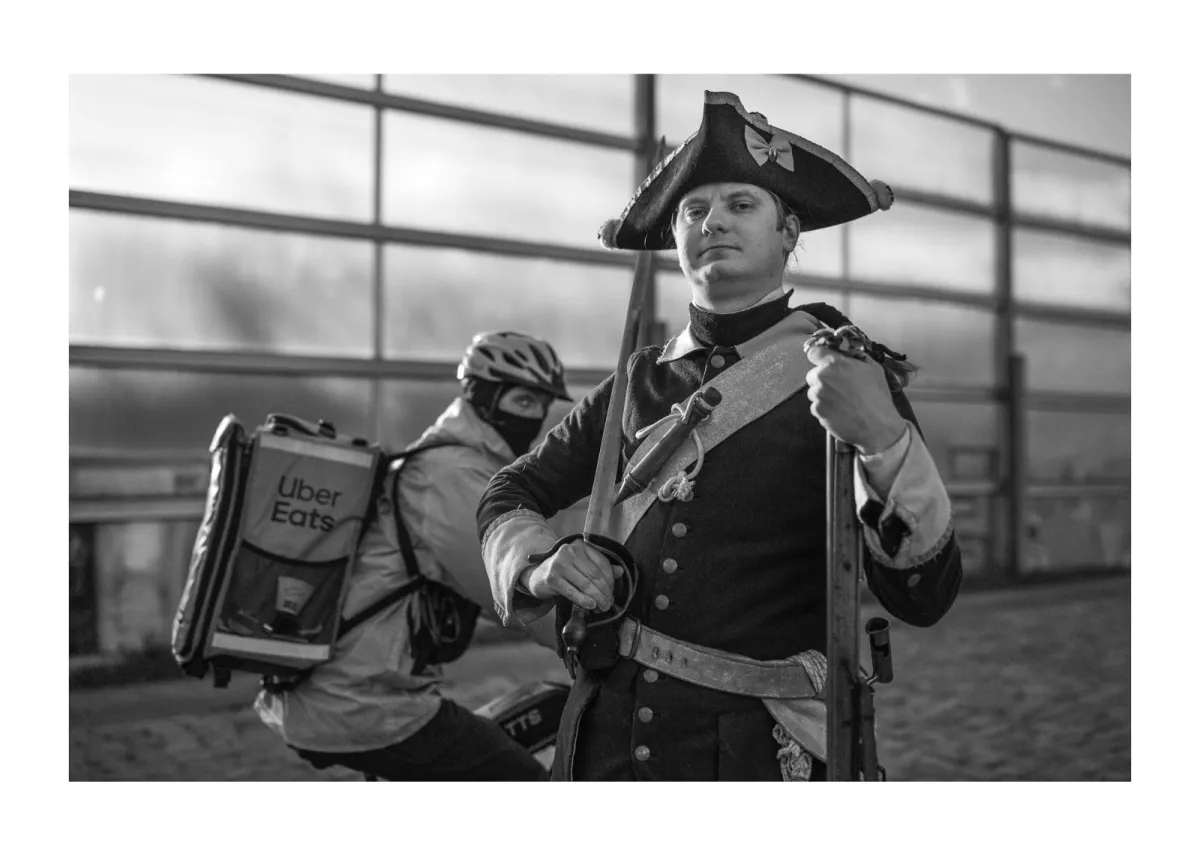 Fotograf puka do oruńskich domów. Nowy projekt pokazuje dzielnicę oczami jej mieszkańców Serwis Kultura