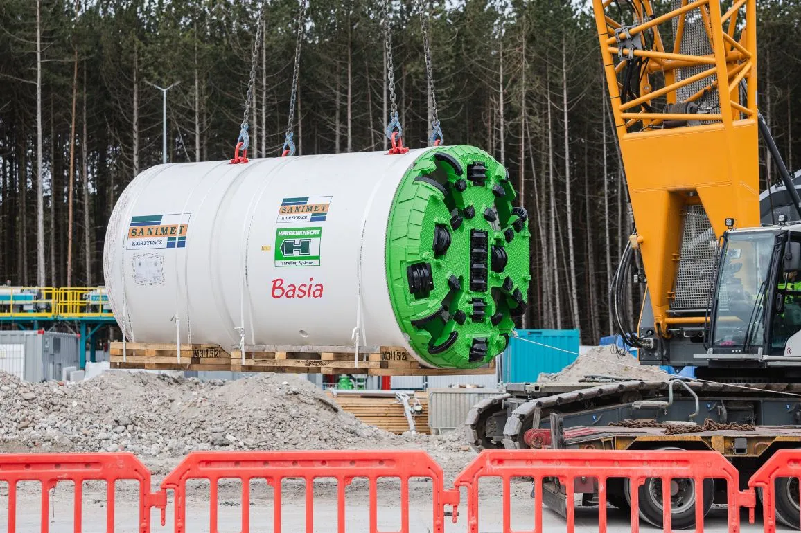 Basia już wydrążyła tunel pod zatoką i plażą