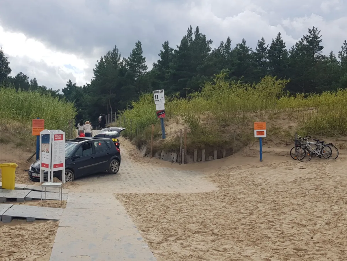[Raport czytelnika] Auto wjechało - dosłownie - na plażę - Trojmiasto.pl