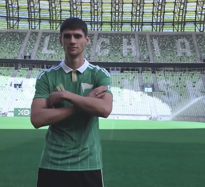 Lechia Gdańsk pozyskała nowego napastnika. Kontrowersyjny sędzia z Polonią Warszawa
