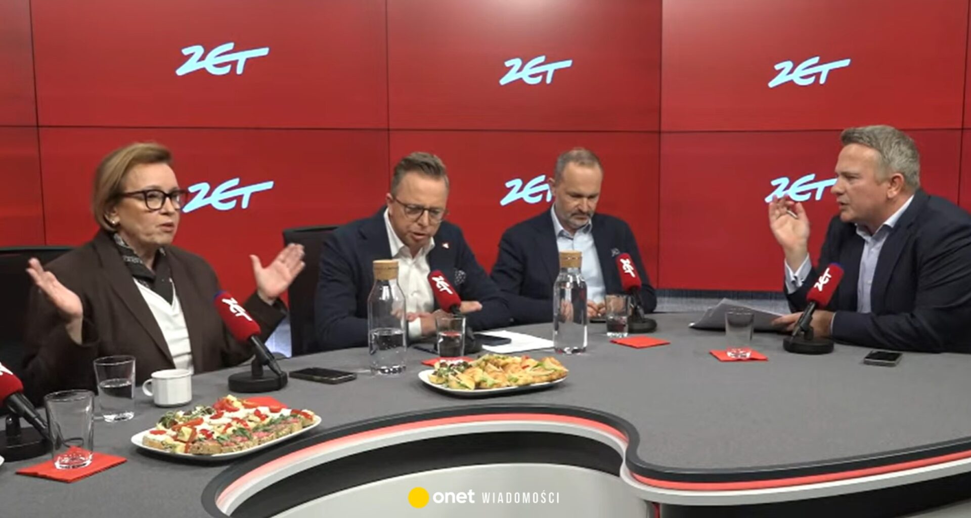 Emocje w studiu. Anna Zalewska nie odpowiadała na pytania. Zareagował Dariusz Joński