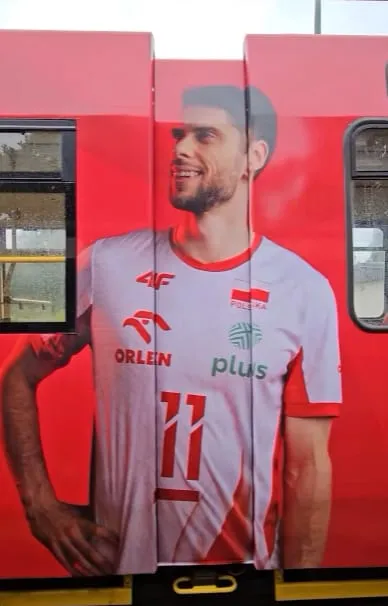 Finlandia w Ergo Arenie. Gdański tramwaj wiezie siatkarzy po złoto