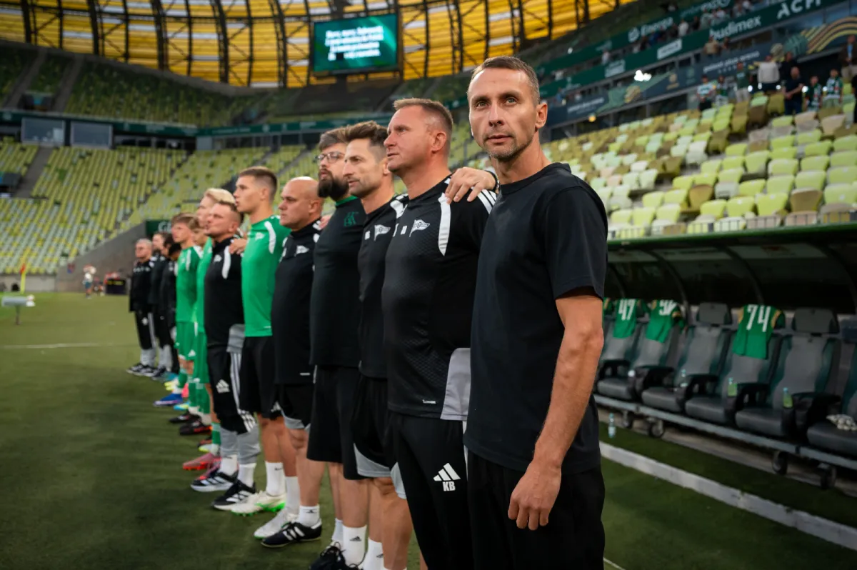 Lechia Gdańsk nie wytrzymała fizycznie w Niecieczy. Dlaczego zmieniła bramkarza?