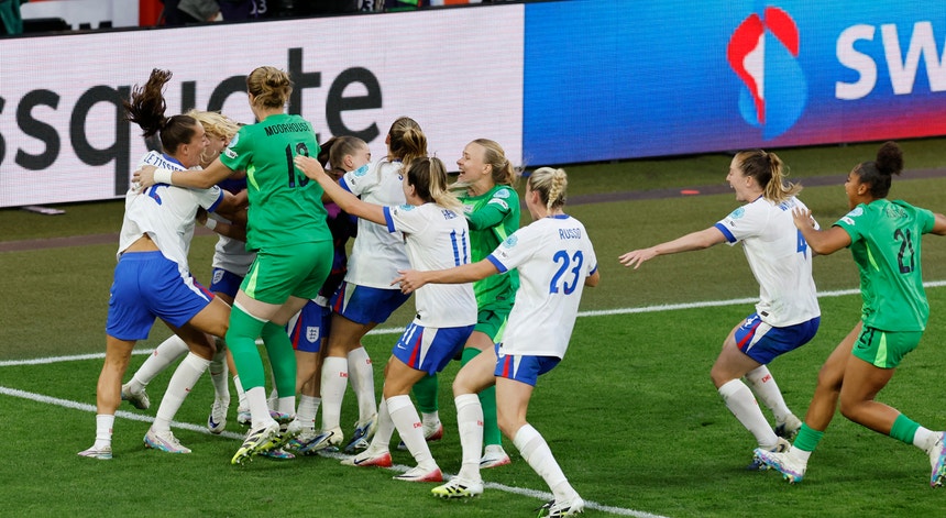 Inglaterra revalida título ao bater Espanha nos penáltis