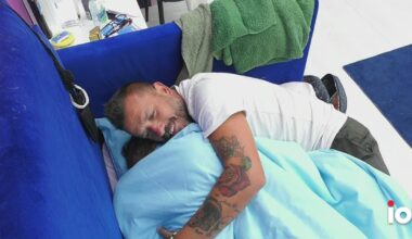 «Tens um coração de ouro»: Na cama, Eduardo Ferreira dá abraço inesperado a concorrente - Notícias de hoje - IOL