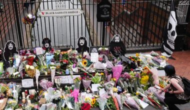 Ponte dos Black Sabbath em Inglaterra transformada em memorial para Ozzy Osbourne