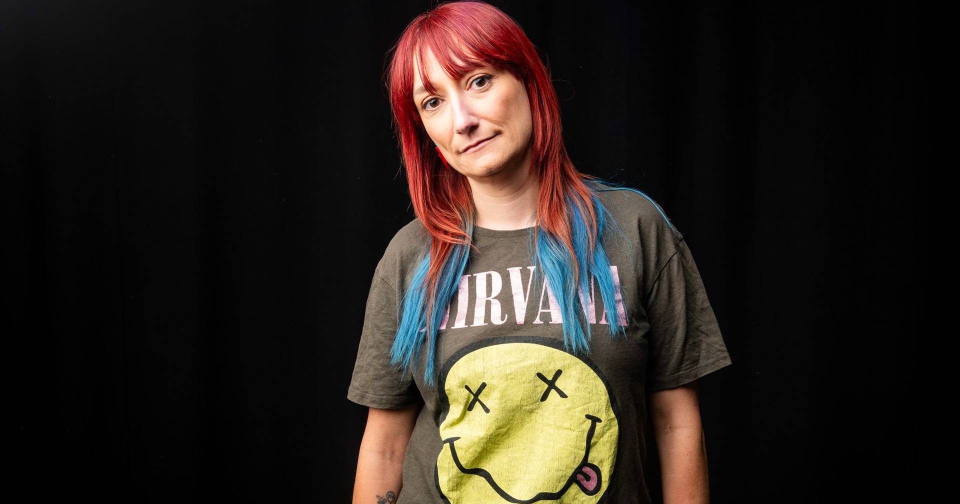 “Já adulta fiz um piercing e a minha mãe disse: ‘Estás com a mania que voltaste à adolescência.’ Quando fui mãe, pintei o cabelo de azul”