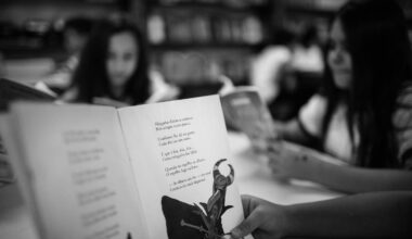 Bagunça com livros didáticos continua no MEC - 27/07/2025 - Opinião