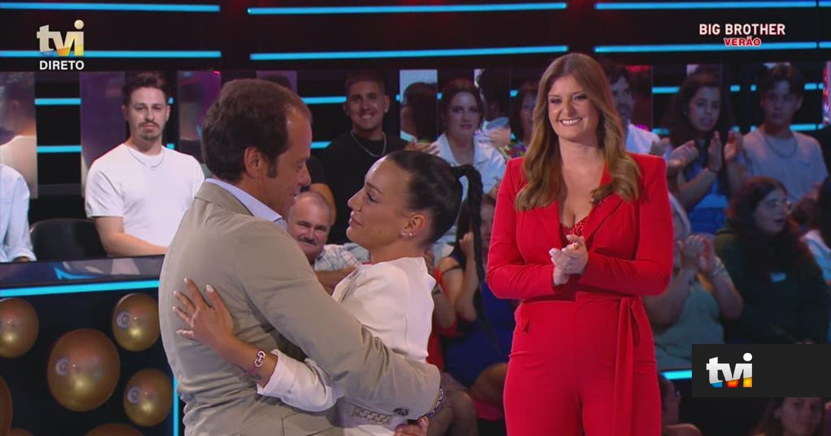 Este beijo confirmou o romance entre o ex-namorado de Luciana Abreu e a sua irmã - Big Brother