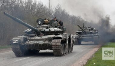 Arsenais esgotados e dependência da Coreia do Norte: como a Rússia mantém a máquina de guerra a funcionar