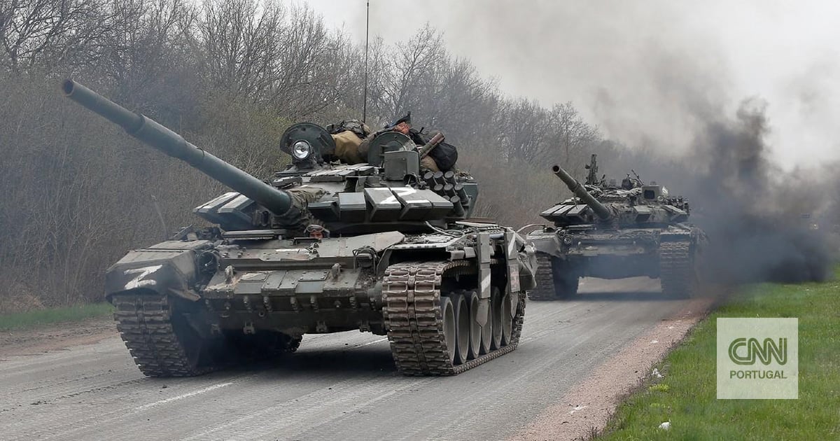 Arsenais esgotados e dependência da Coreia do Norte: como a Rússia mantém a máquina de guerra a funcionar