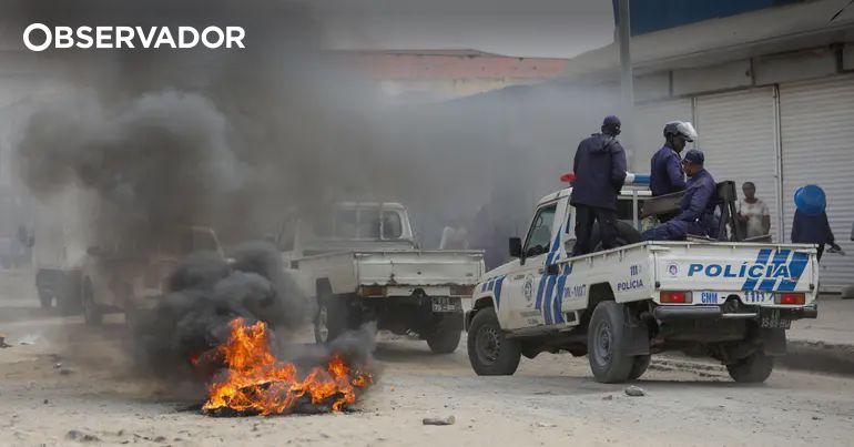 Luanda. Barricadas marcam início da greve dos taxistas – Observador