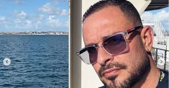 Diogo Nogueira surge irreconhecível na Bahia e surpreende fãs: “Muito diferente”