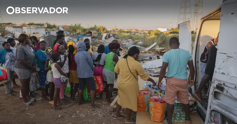 São Tomé pode pagar regresso a desalojados do Talude Militar – Observador
