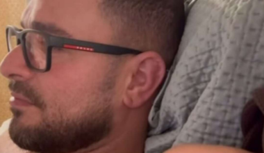Diogo Nogueira aparece 'hipnotizado' ao assistir Paolla Oliveira como Heleninha em 'Vale Tudo'