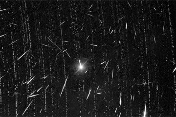 Registros da chuva de meteoros Delta Aquáridas em São Paulo (SP) -  (crédito: Adriano Fonseca Sorocaba/Projeto Exoss )