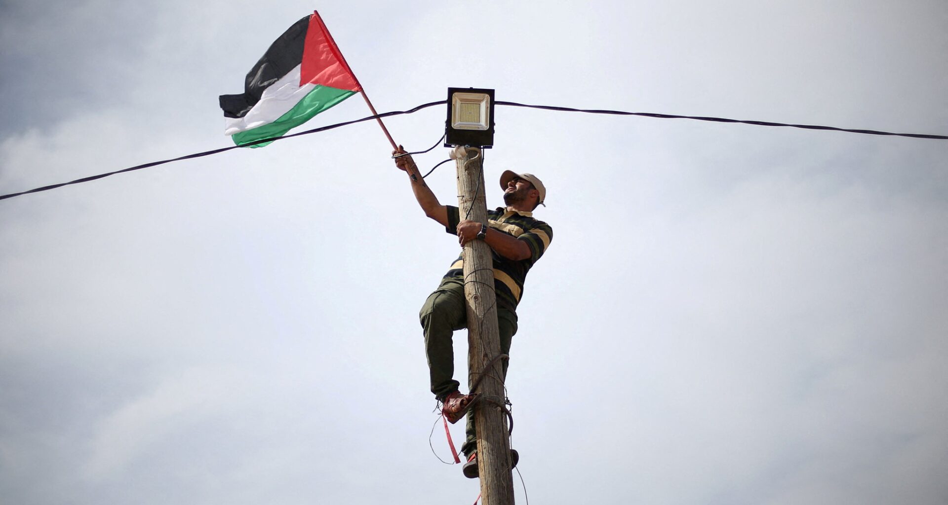 Hazem em Gaza: “Fiquei ali à procura de pedaços da minha mulher e do meu bebé” | Israel