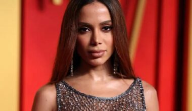 SBT TV | Anitta surpreende com look de noiva em festa de família