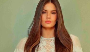 SBT TV | Camila Queiroz exibe barriga de 5 meses durante viagem para Itália