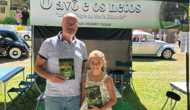 Avô e neta lançam livro em Penafiel com homenagem ao Dia dos Avós