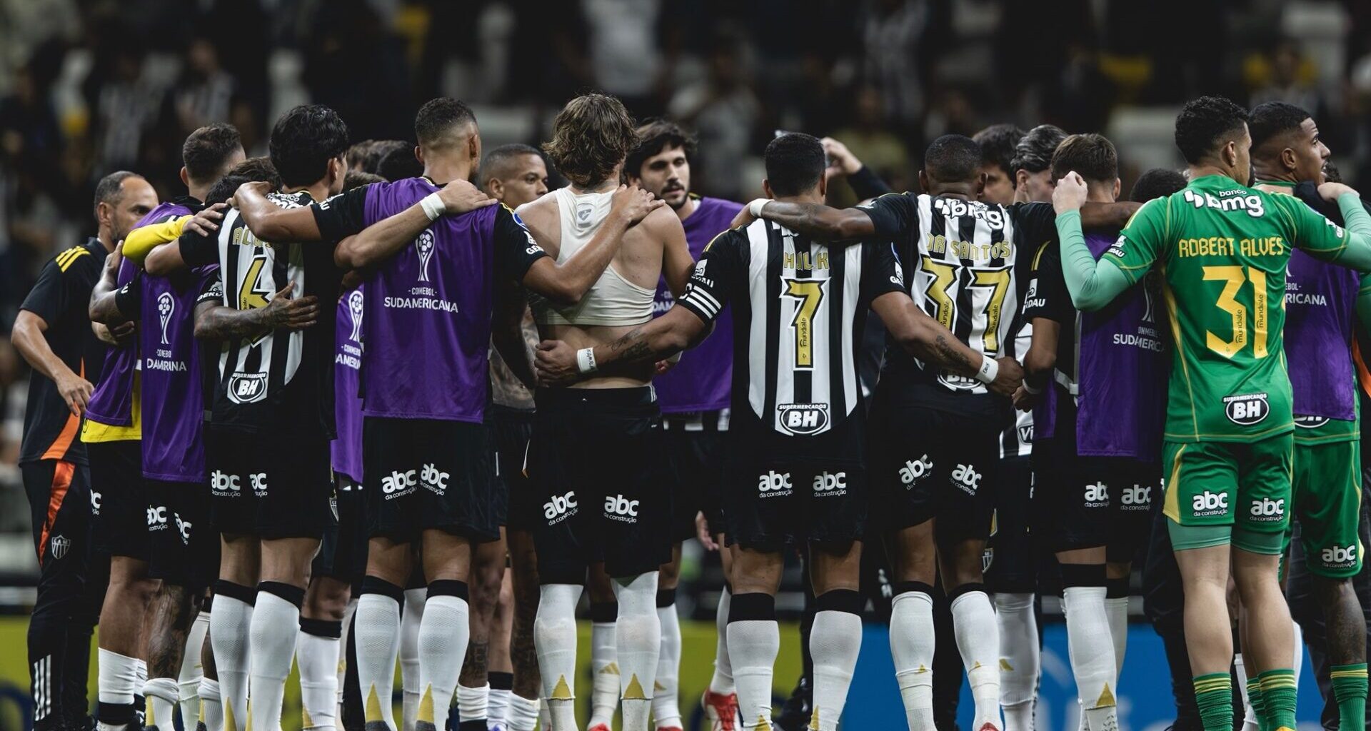 Sporting e Santa Clara disputam contratação de defesa do Atlético Mineiro