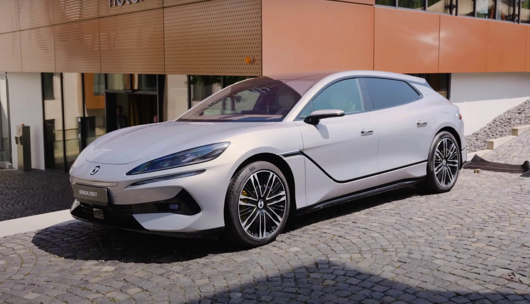 Denza Z9 GT, frente 3/4