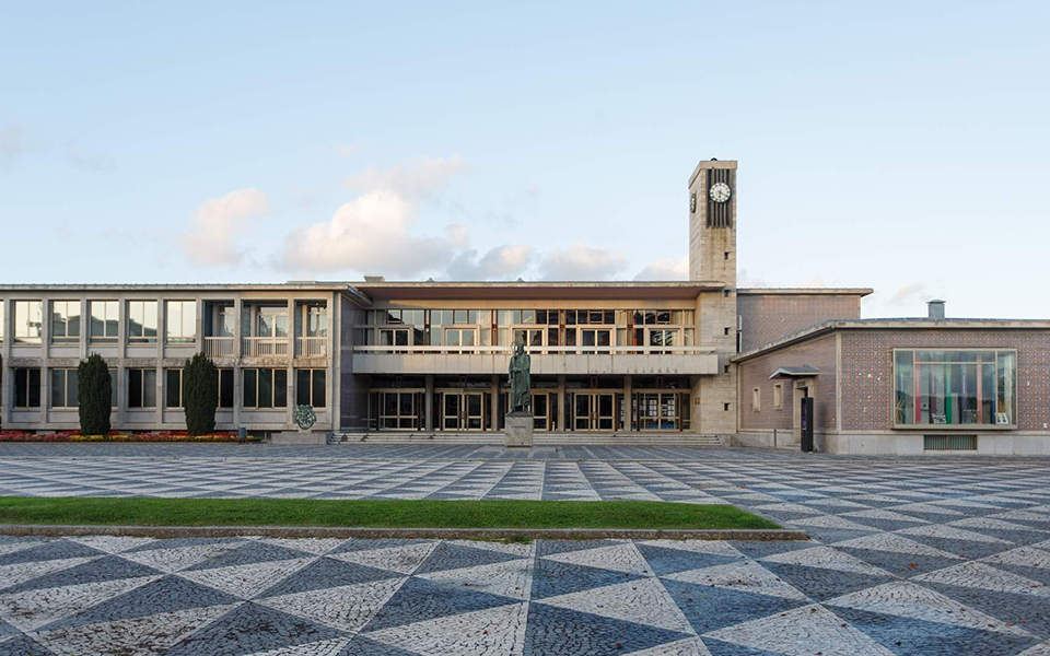 Oito presidentes em final de mandato candidatam-se agora a municípios vizinhos