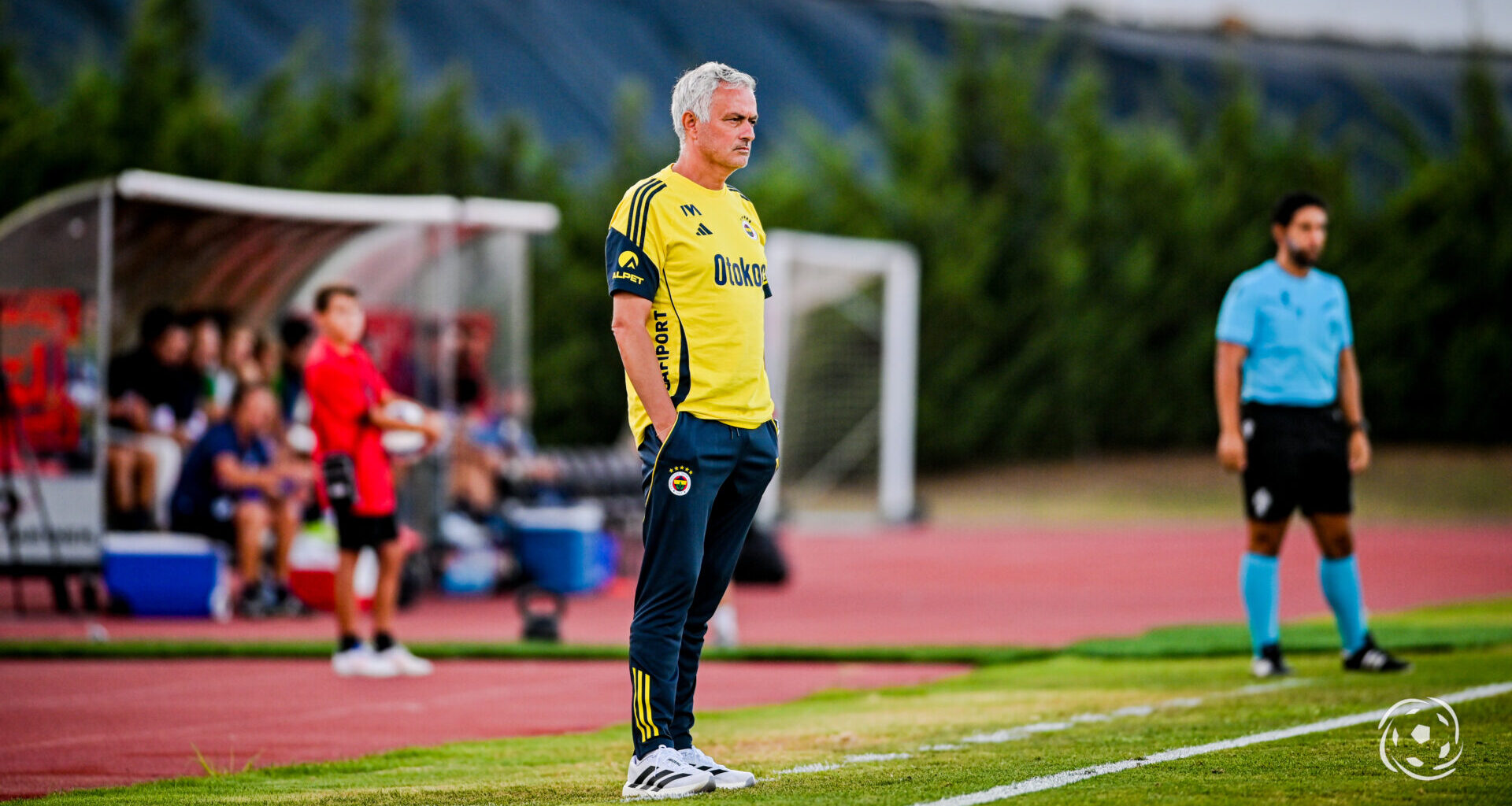 José Mourinho coloca 5 jogadores do Fenerbahçe na porta de saída
