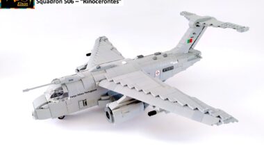 Modelo do KC-390 da Força Aérea Portuguesa feito com peças de LEGO