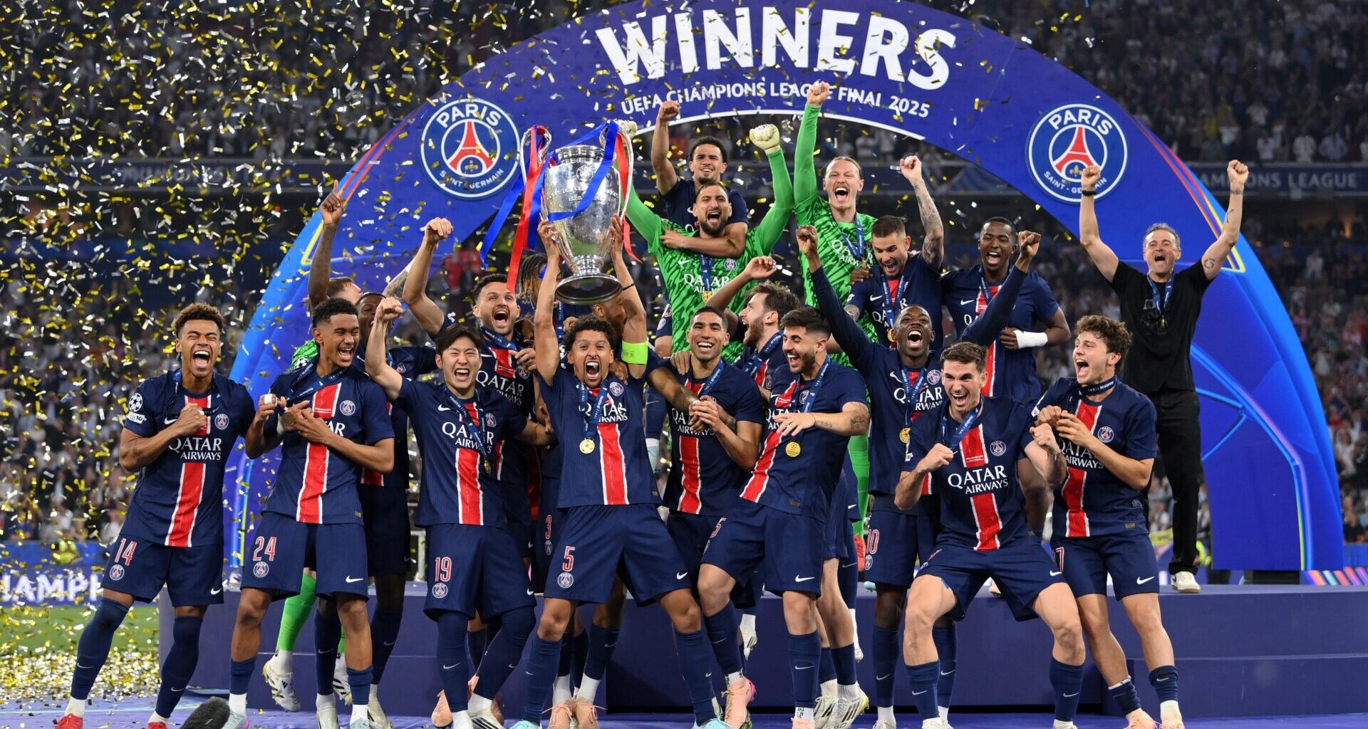 PSG quer dispensar 8 jogadores e um deles é internacional português