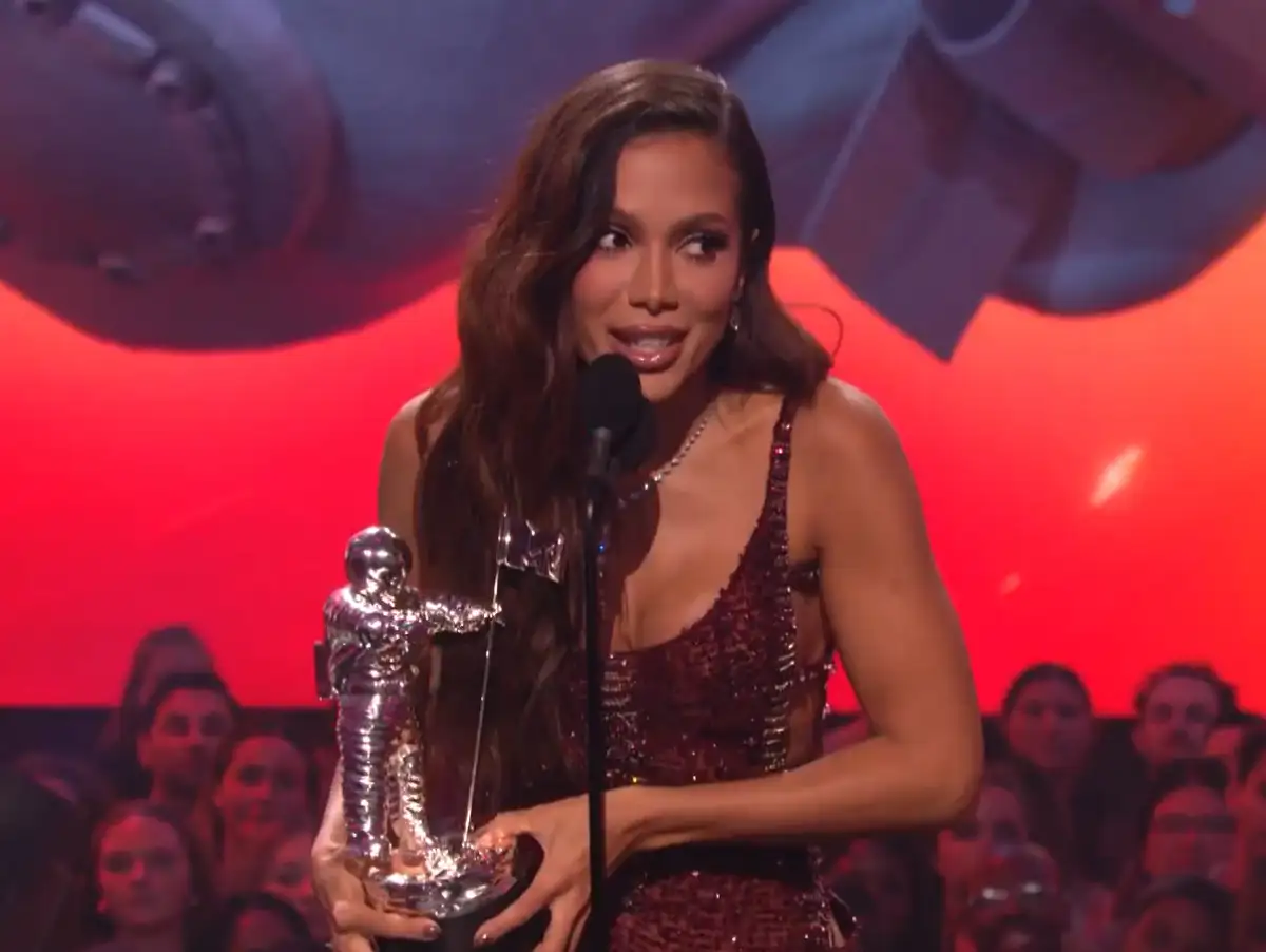 VMA usa Anitta para movimentar perfil em busca de engajamento