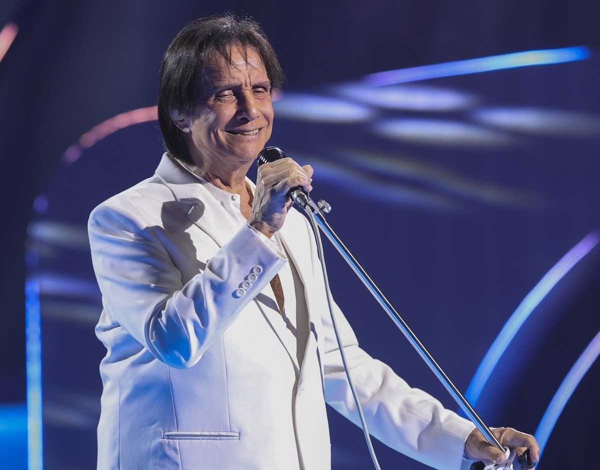 Saiba quando e onde deve ser gravado o especial de Roberto Carlos, que encaminhou renovação com a globo