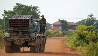 Tailândia decreta lei marcial em oito distritos junto à fronteira com o Camboja