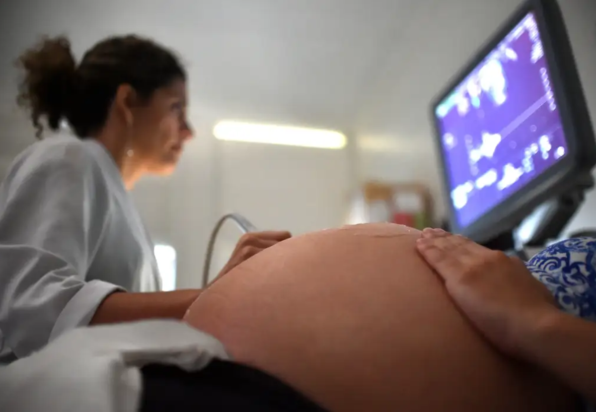 Falta de pré-natal aumenta risco de anomalias em 47%, diz estudo