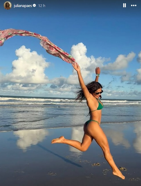 Juliana Paes exibe corpão na Bahia; veja foto