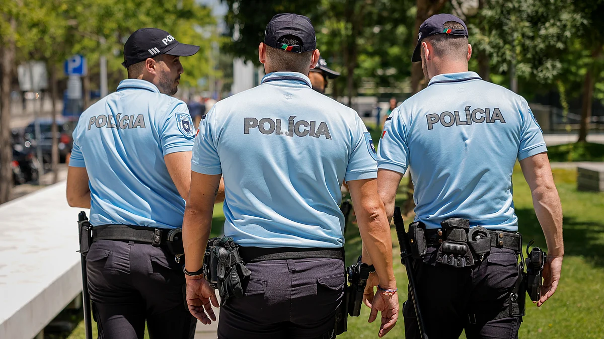Preparativos para Controlo de Imigrantes